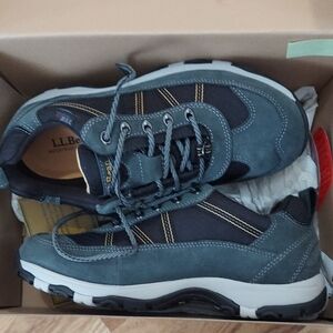 NIB Mens L.L. Bean Hiking Shoes Size 9